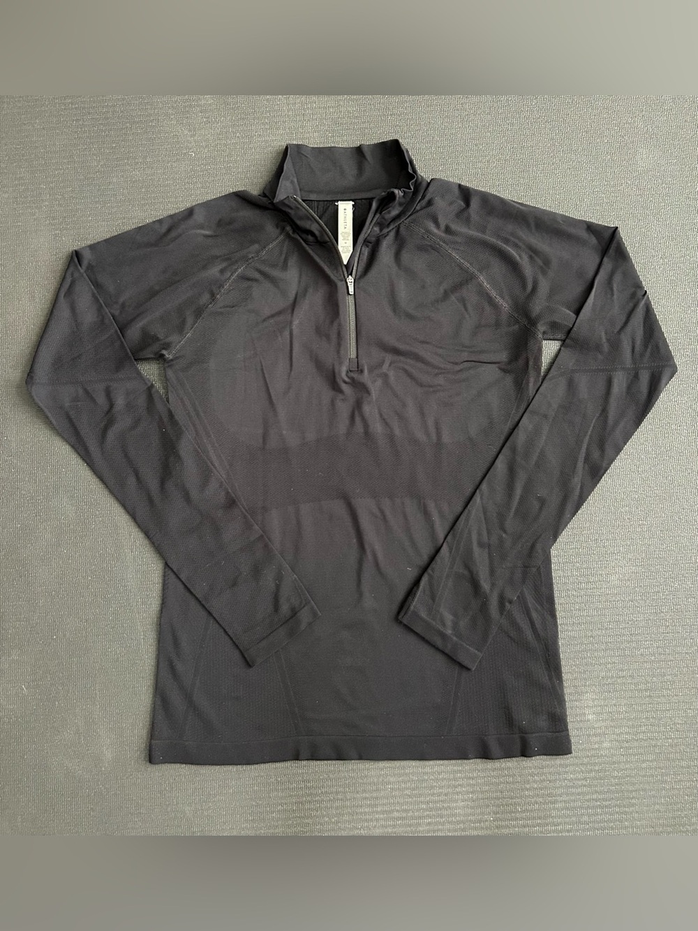 Athleta Momentum Seamless Half Zip black size medium